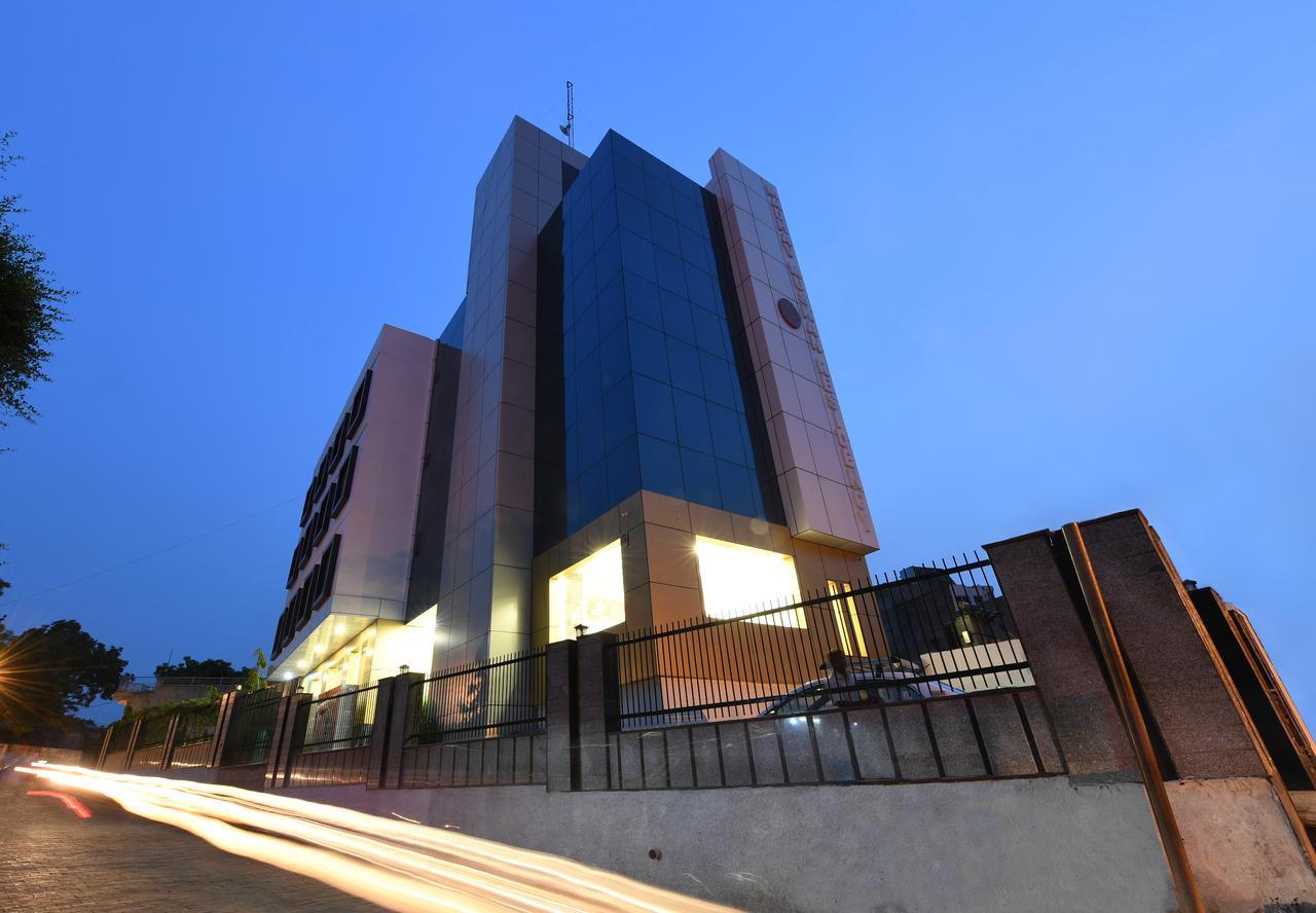 Madhav Muskan Residency Mathura Exterior foto
